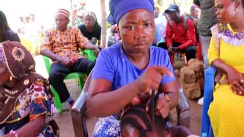 women of gbarma in gbarpolu at the traditional art school plighting liberian air style