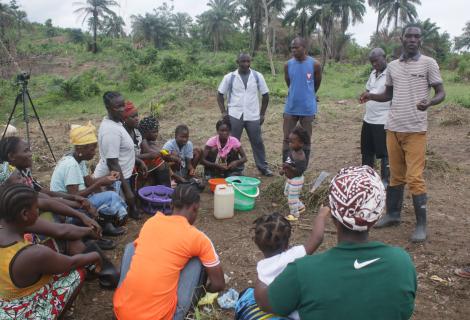 J ackson Bee, a dedicated Liberian farmer from Far East Community, Gbarnga City, Bong County, faced significant challenges in his agricultural journey. As a smallholder farmer, he struggled with limited access to land, financial constraints, and a lack of connection to larger markets. Despite his energy and leadership in promoting agriculture among young people, he found it difficult to expand his farming activities beyond subsistence levels. One of the biggest hurdles was acquiring land. Without financial 